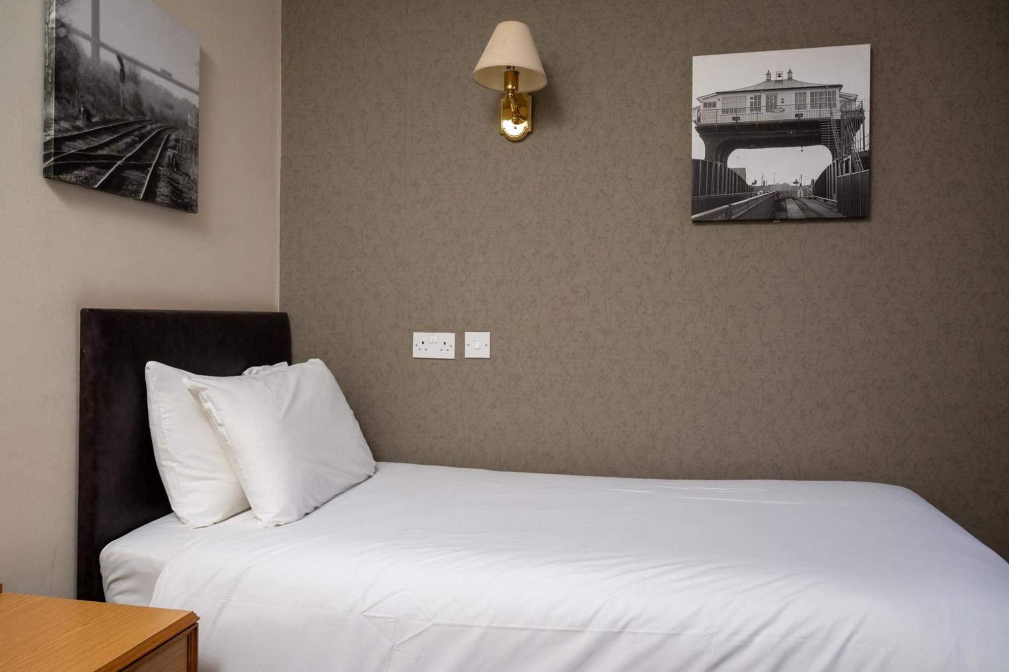 קינגסטון אפון הול Old Grey Mare Inn By Greene King Inns מראה חיצוני תמונה