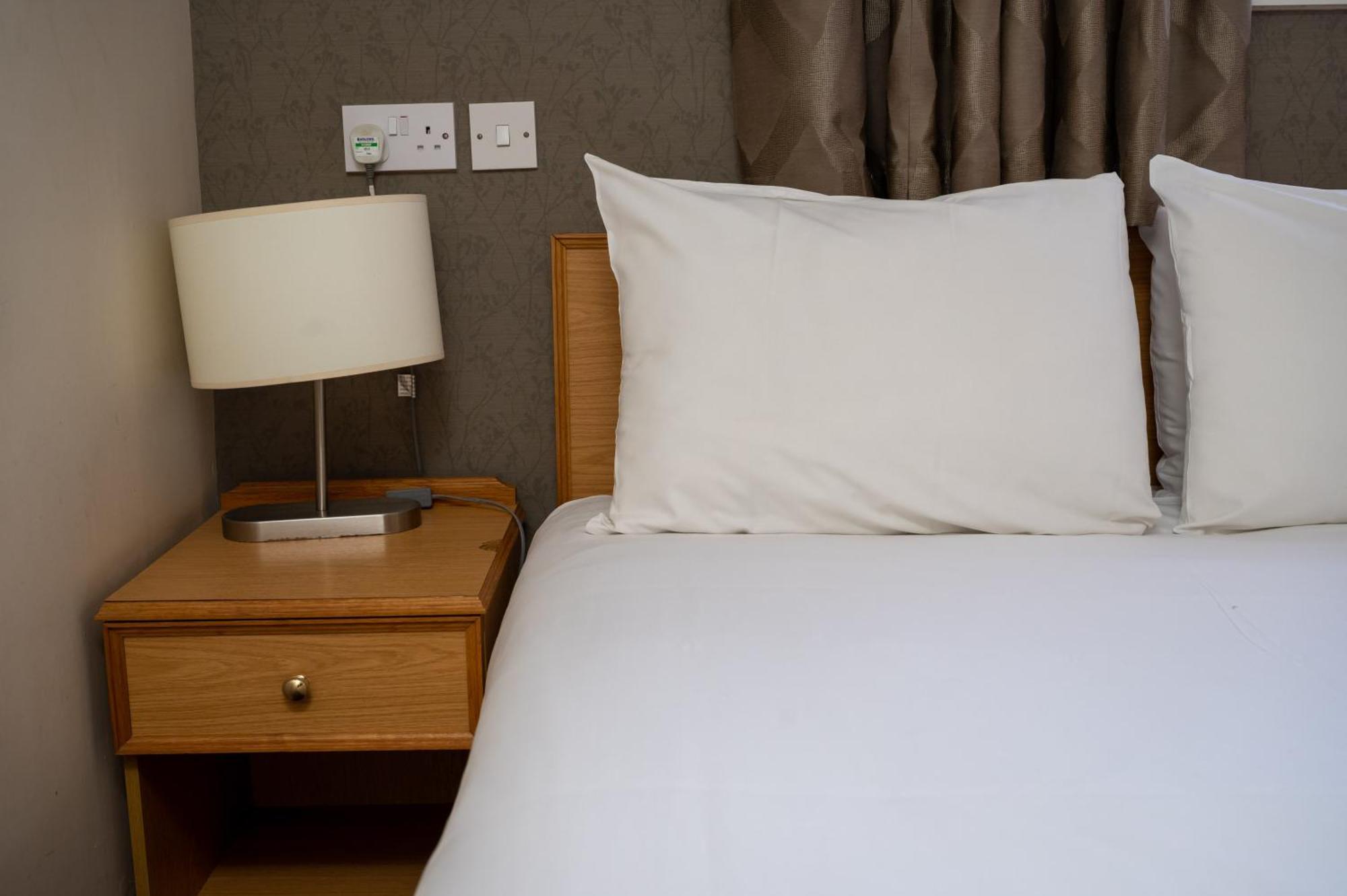 קינגסטון אפון הול Old Grey Mare Inn By Greene King Inns מראה חיצוני תמונה
